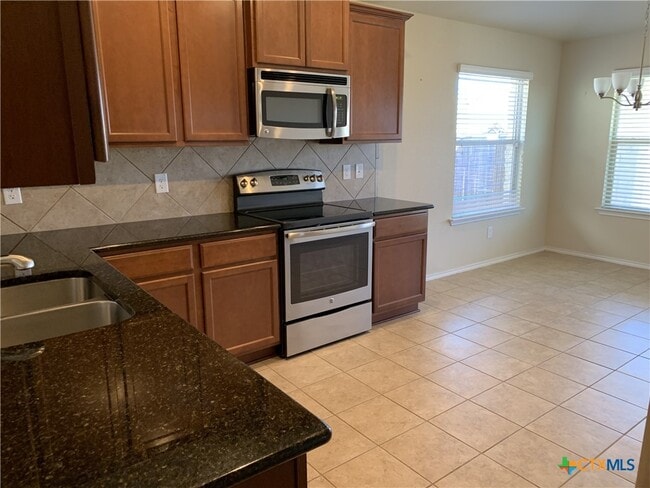 Building Photo - 5331 Dauphin Dr