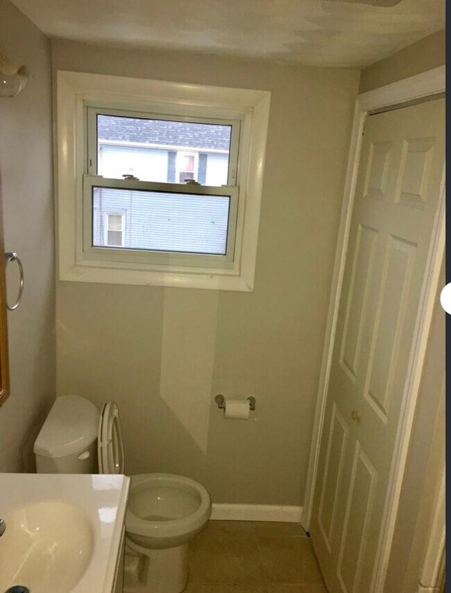 Building Photo - 31-35 Southwick st