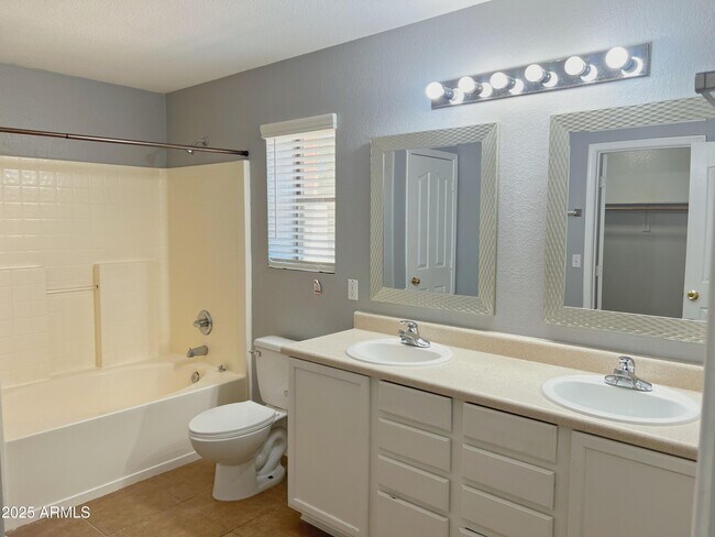 Building Photo - 2874 W Mineral Butte Dr