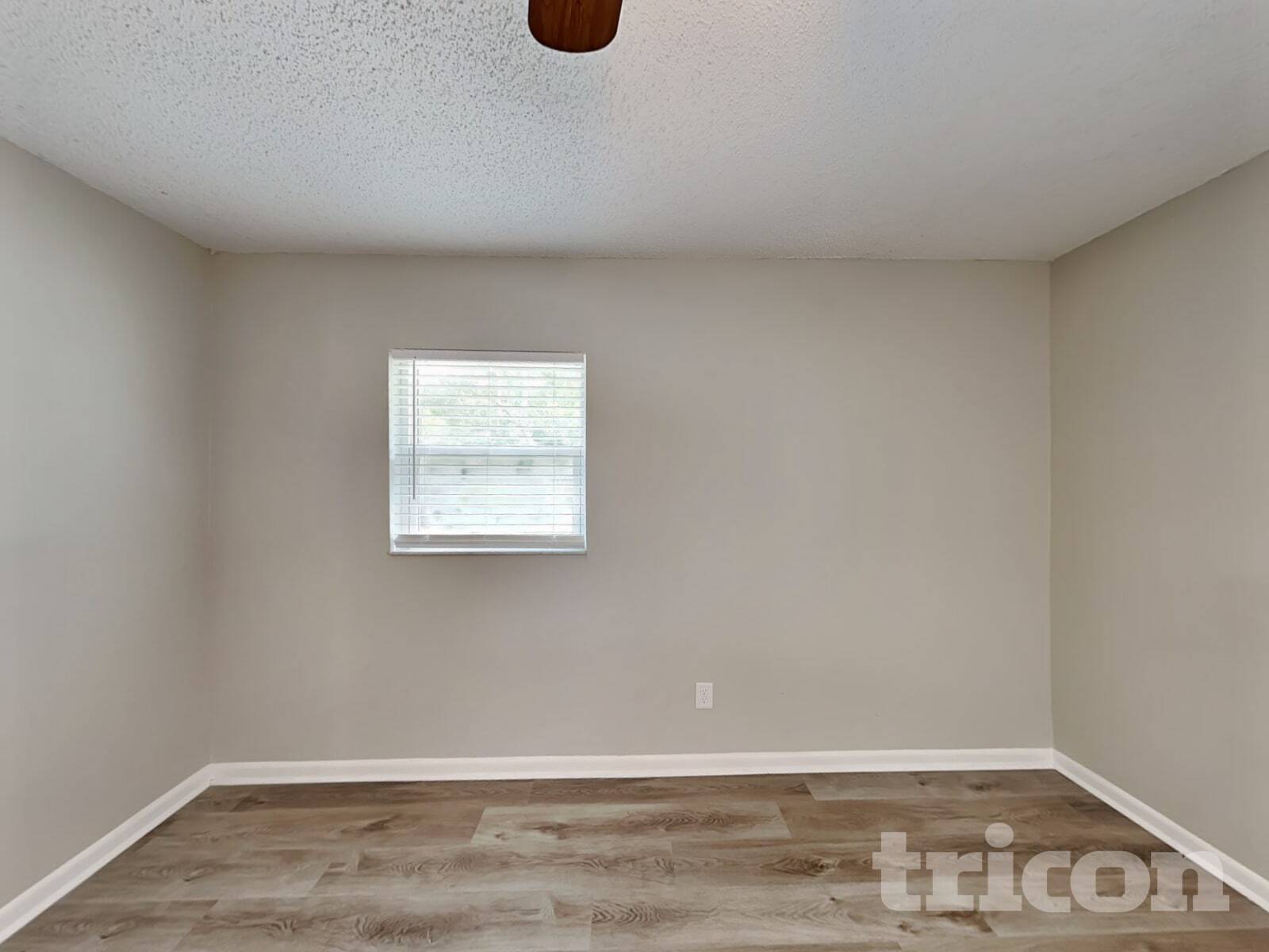 Building Photo - 1404 Fernwood Pl