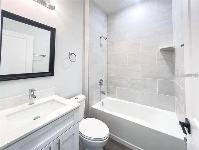 Building Photo - This new home has all the extras you have ...