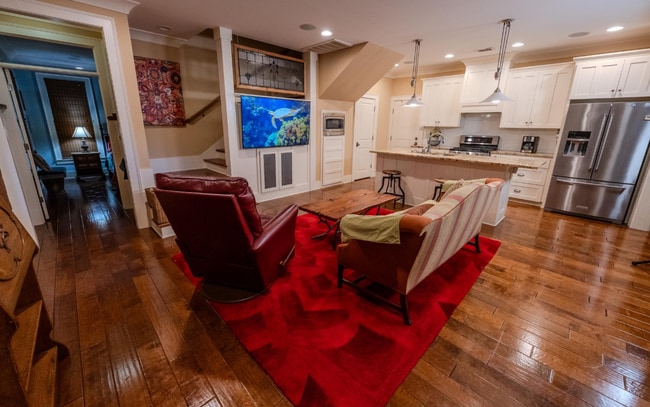 Building Photo - 605 N Orange St