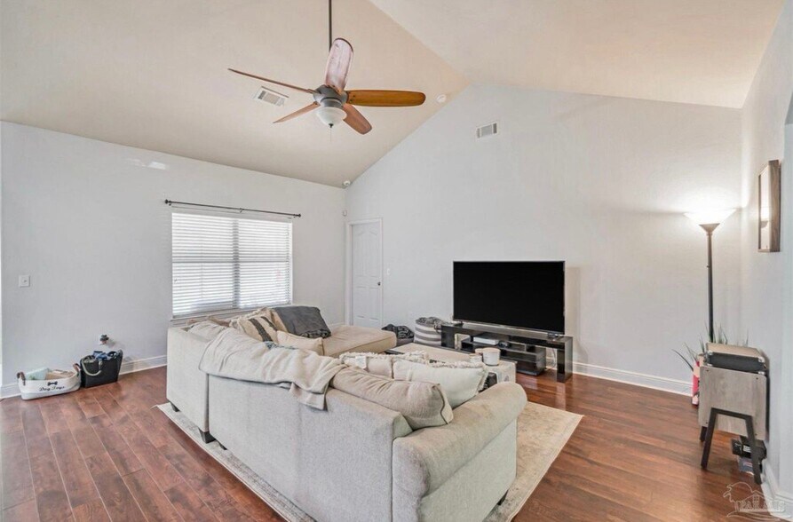 Building Photo - 5811 Rustic Ridge Cir