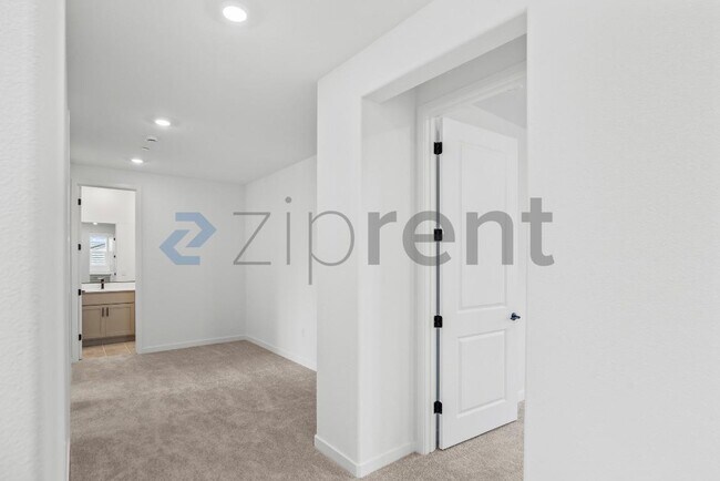 Building Photo - 3284 Oak Trl Dr