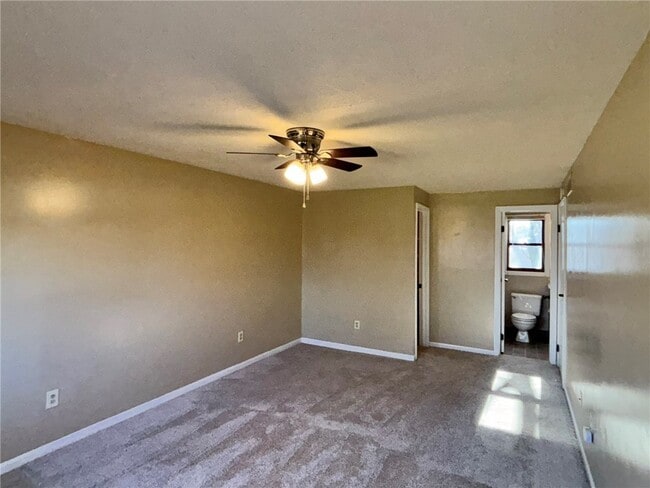 Building Photo - 16 Walnut Cir