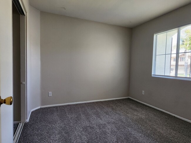 Building Photo - Great Single Story Home McVicker Canyon Hi...