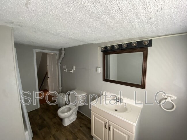 Building Photo - 324 N Franklin St