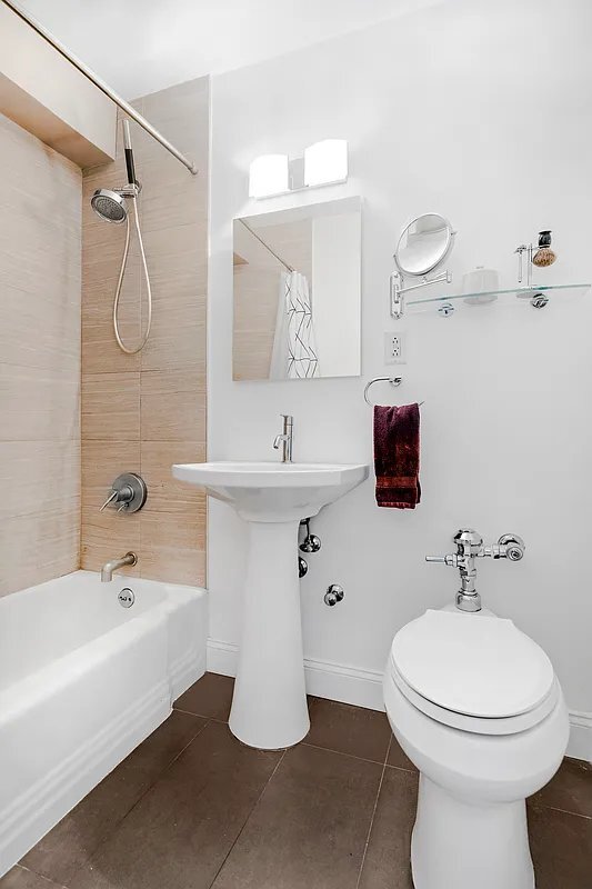 Building Photo - 333 E 34th St