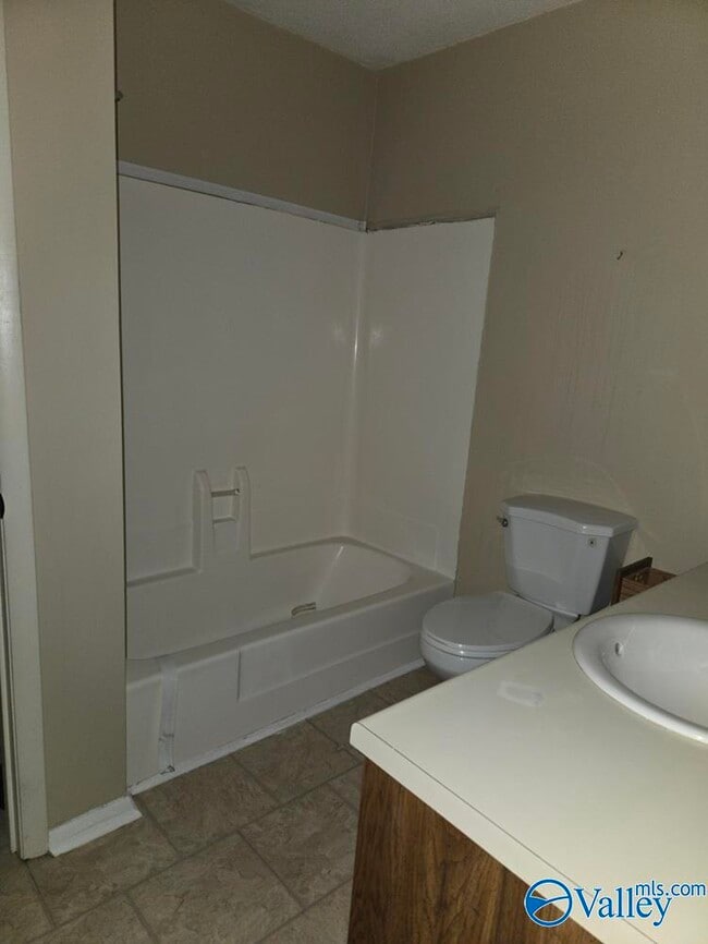 Building Photo - 12103 Carriage Ct SE