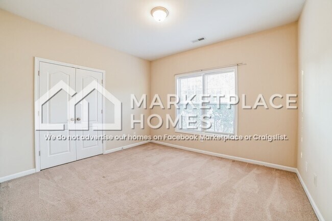 Building Photo - 405 Peppermint Dr