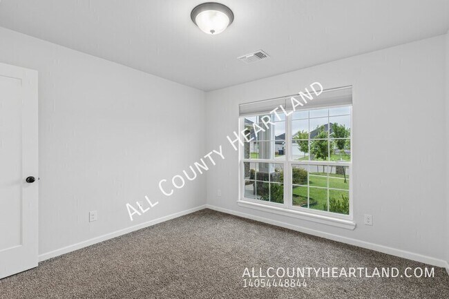 Building Photo - 612 Firefork Ave