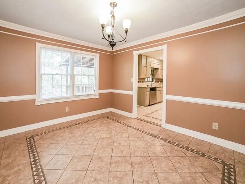 Building Photo - 265 Fairfield Cir