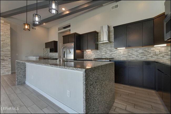 Building Photo - 12333 Desert Wolf Ave