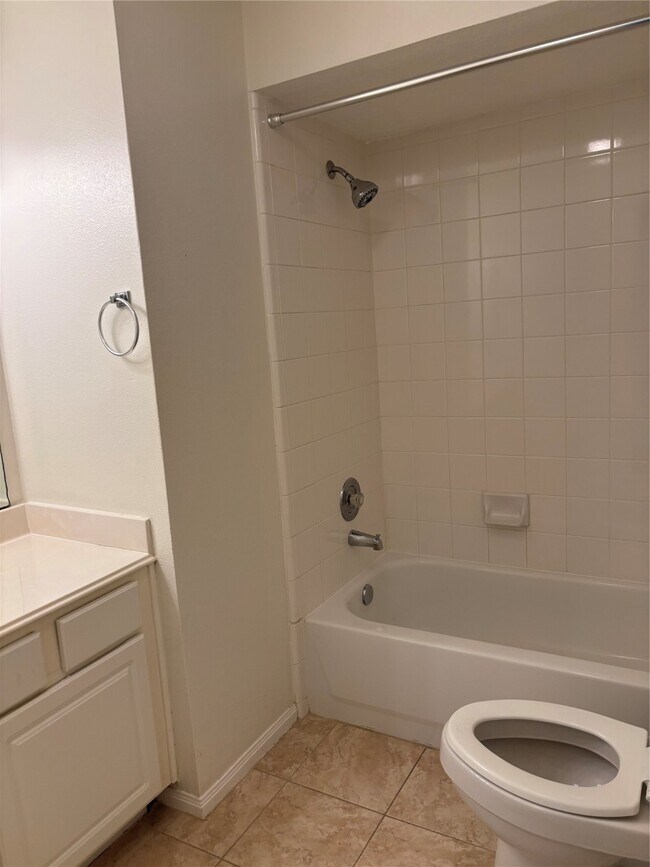 Building Photo - 2104 Westminister Rd