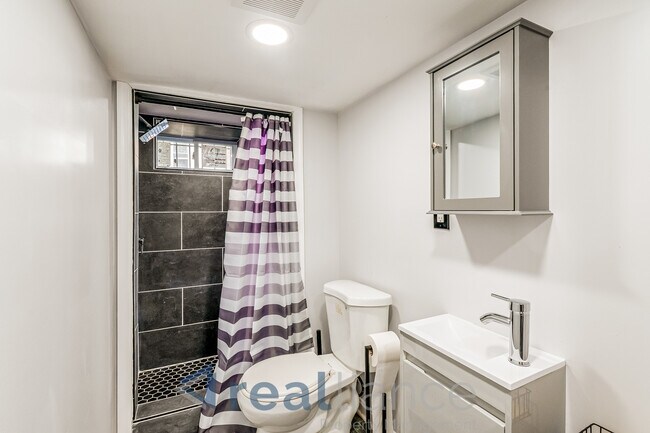 Building Photo - 2302 E St NE