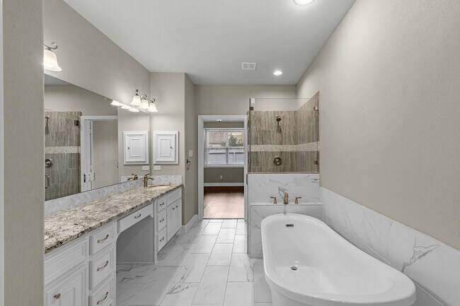 Building Photo - 2034 Que Manor Dr