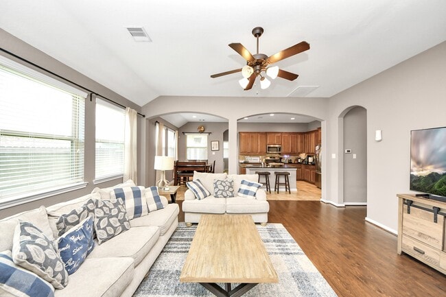 Building Photo - 6810 Hunters Trace Ln