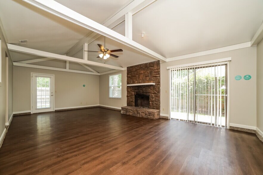 Building Photo - 10533 Docksider Dr E