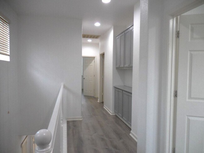 Building Photo - Spacious Madison Townhome Near Travis AFB with Solar & Garage