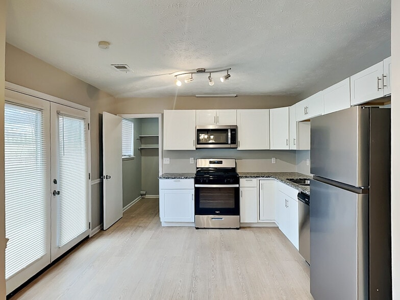 Building Photo - 8321 Beechwood Ct