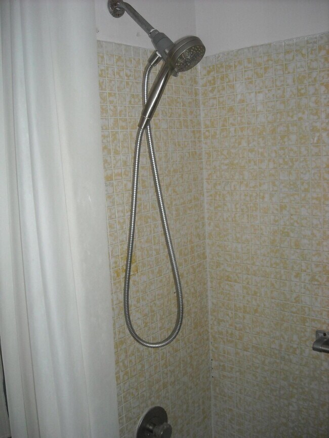 Building Photo - 358 Chatham R