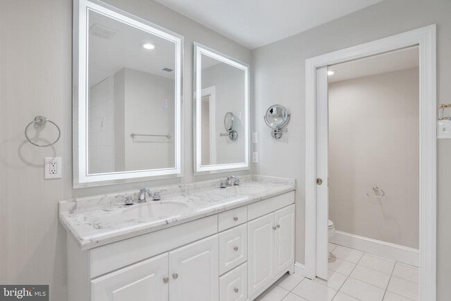 Building Photo - 11311 Harborside Cluster