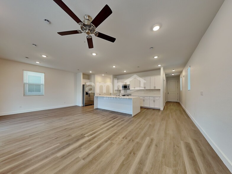 Building Photo - 6441 Aspen Mountain Ave