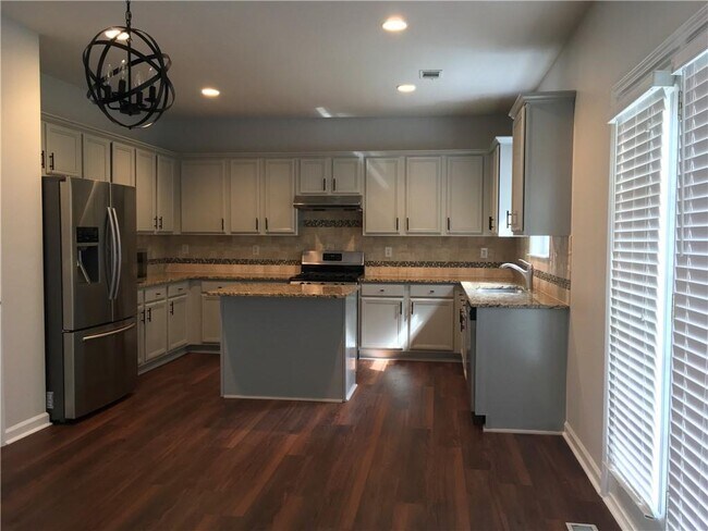 Building Photo - 2015 Spring Mist Terrace NE