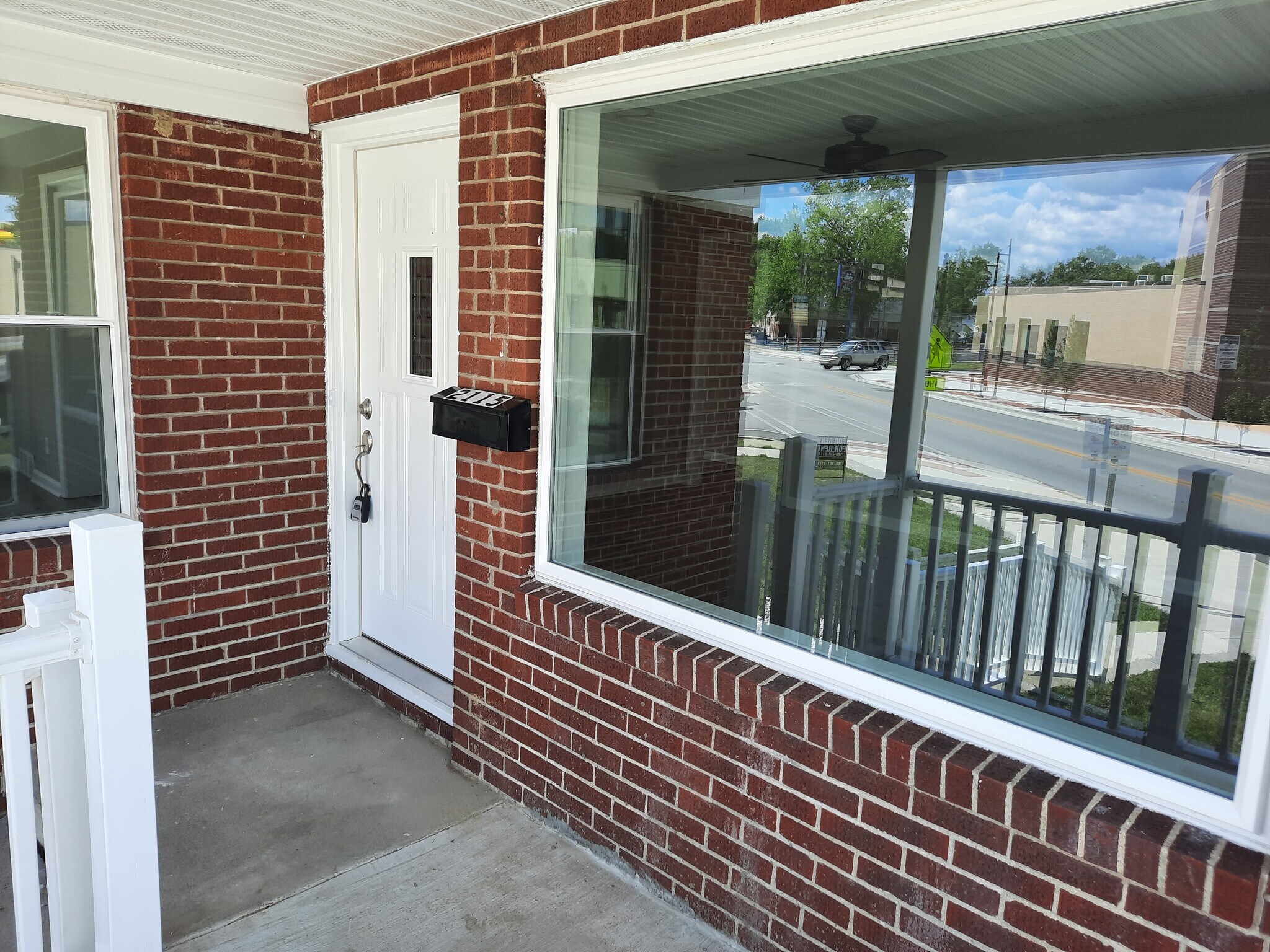 Building Photo - 2115 Main St