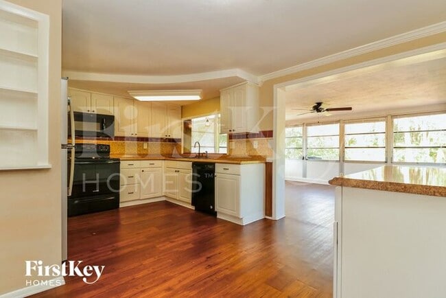 Building Photo - 4125 Woodsville Dr