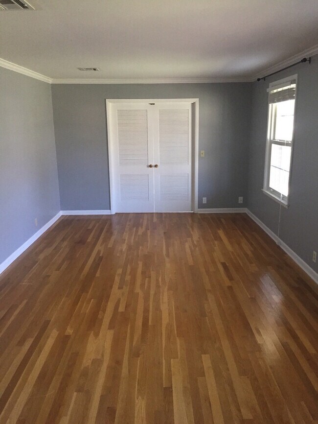 Building Photo - GREAT LOCATION!! Nicely updated home!!