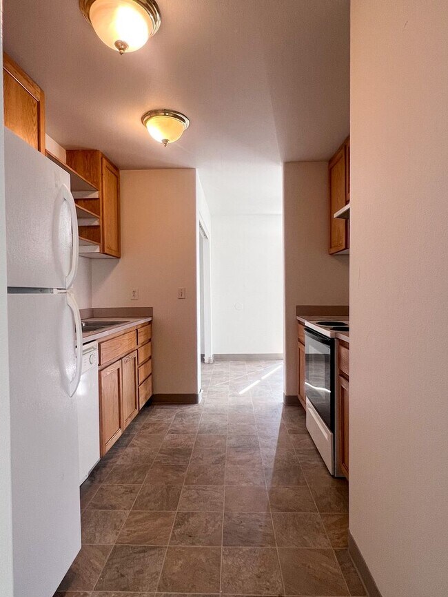 Building Photo - OWN190