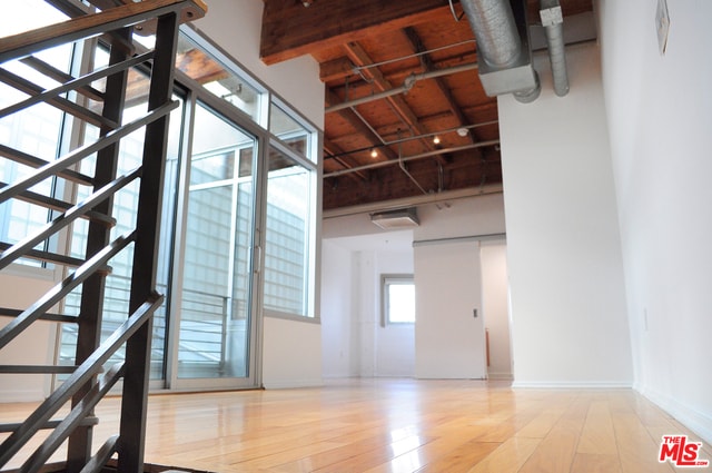 Building Photo - 2135 E 7th Pl