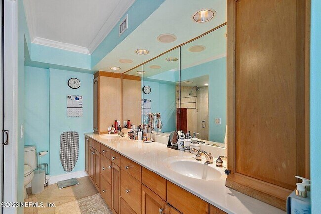 Building Photo - 1601 Ocean Dr S