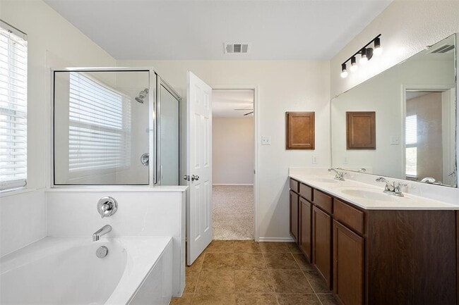 Building Photo - 100 Snowy Egret Ln