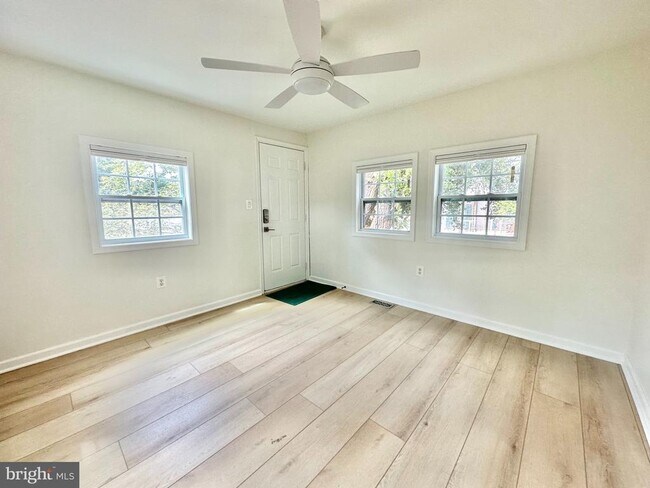 Building Photo - 1010 Bashford Ln