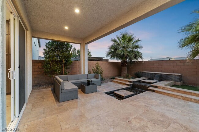 Building Photo - 10125 Sequoia Glen Ave