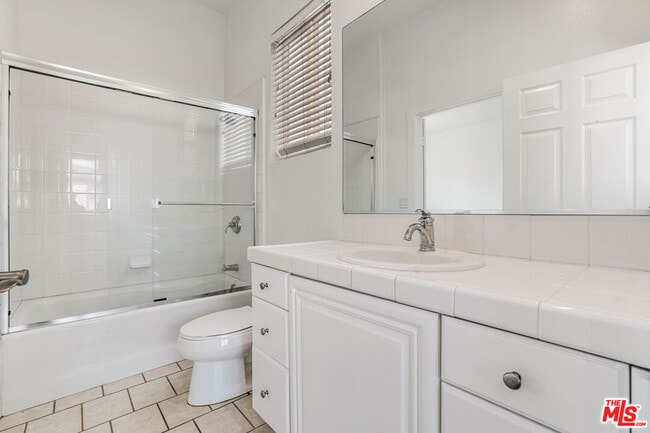Building Photo - 5744 S Celedon Creek