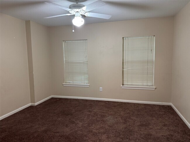 Building Photo - 17415 Fountainview Cir