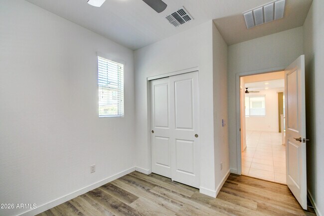 Building Photo - 9902 E Tamery Ave