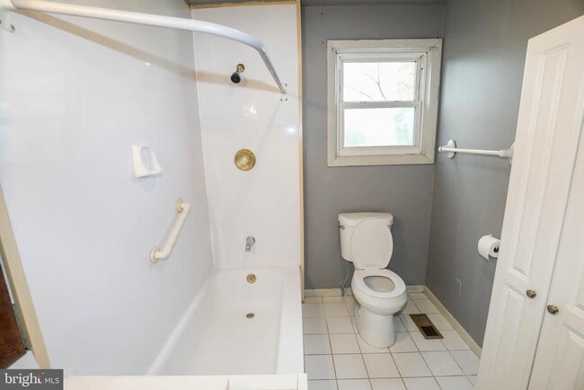 Building Photo - 103 Waelchli Ave