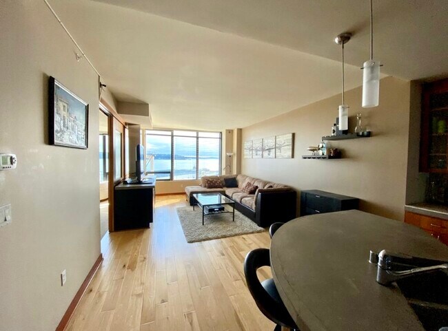 Living Room - 2716 Elliott Ave