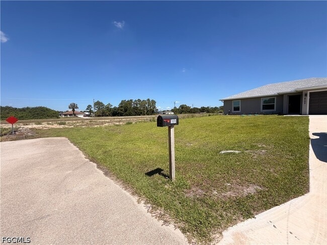 Building Photo - 4702 Loraine Ave S