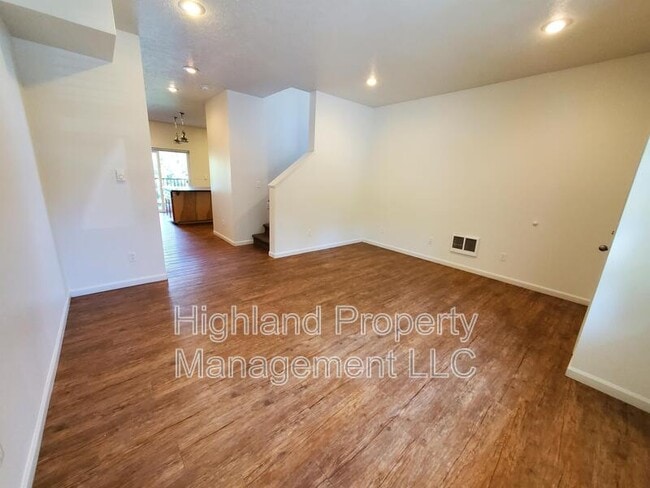 Building Photo - 1215-1217 NE Monroe St