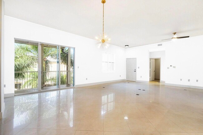 Building Photo - 3940 N Flagler Dr