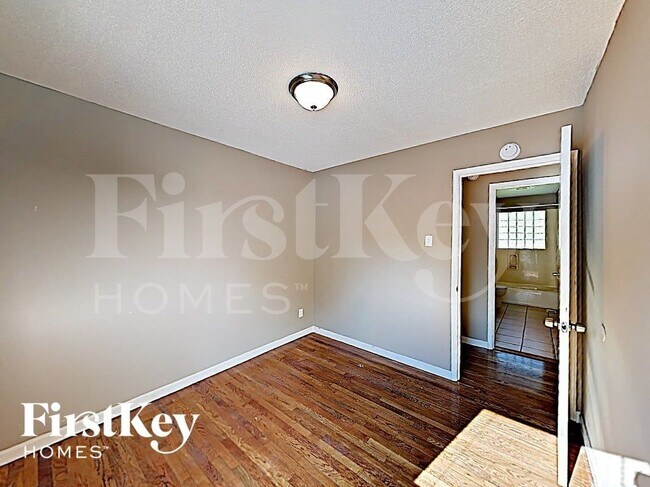 Building Photo - 11592 Las Ladera Dr