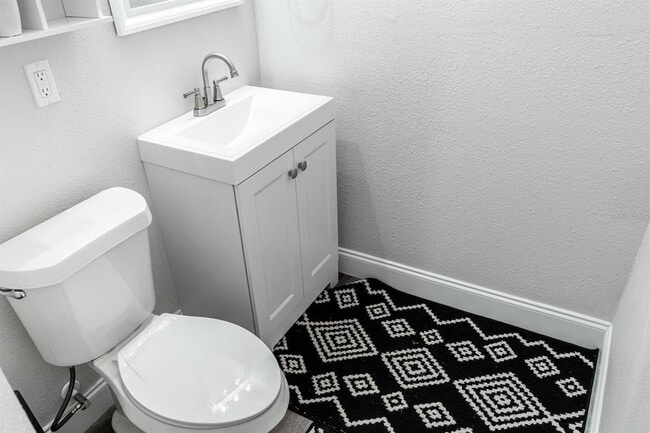 Building Photo - 4327 17th Ave S