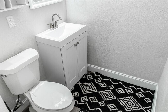 Building Photo - 4327 17th Ave S