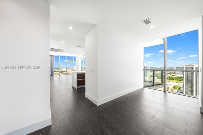 Building Photo - 1100 Biscayne Blvd
