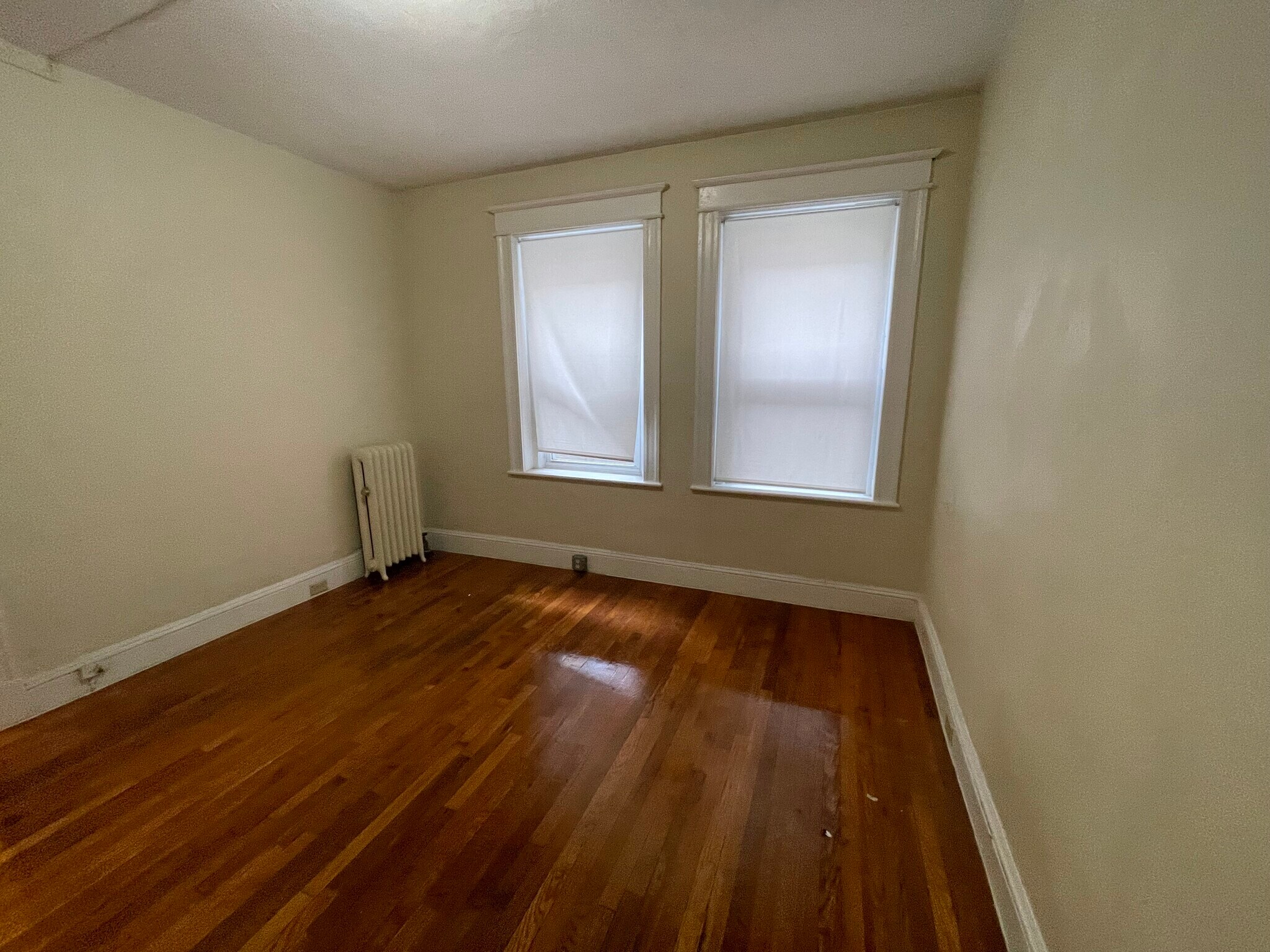 Building Photo - 19 Woodstock Ave